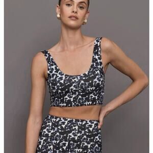 NWOT Women’s Varley Form Elsie Bra in Ink Block Floral SZ L